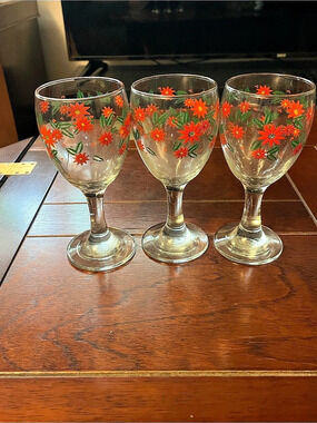 Poinsettia Stemmed Drinking Glasses Set of 4